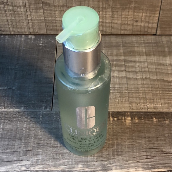 Clinique - Liquid Facial Soap Oily Skin Formula - Picture 3 of 4